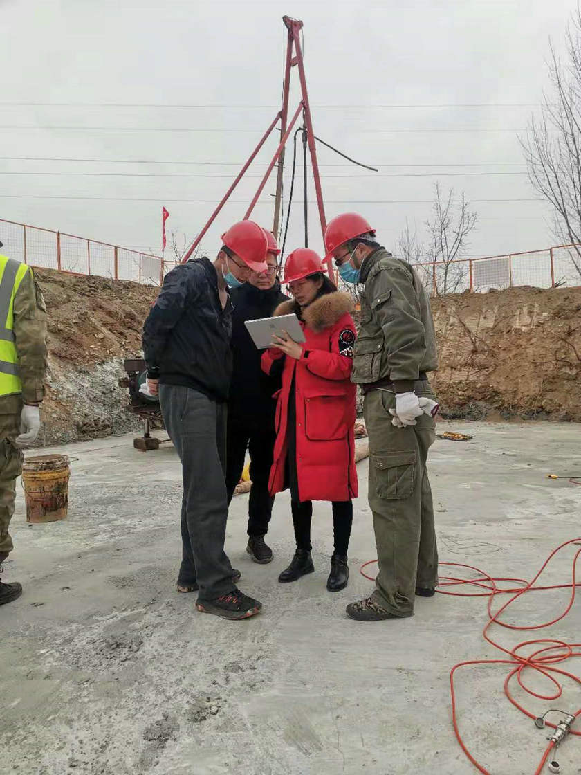新设备学习现场_副本.jpg