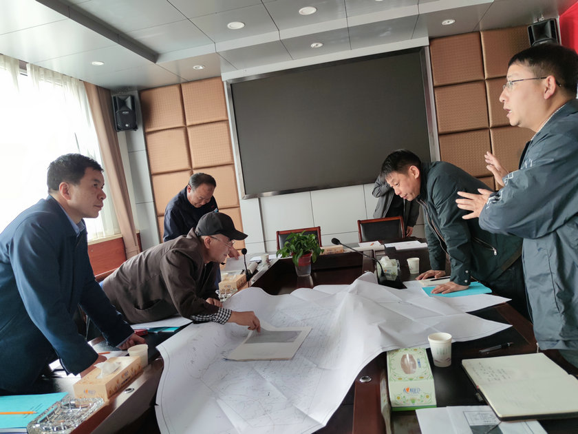 矿方与监理对试验资料审核验收_副本.jpg